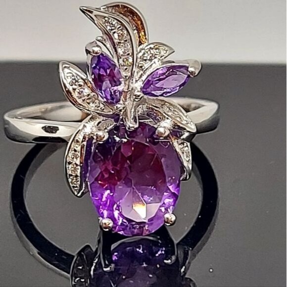 Natural Oval Amethyst & Cz 925 Sterling Silver Ring Sz 7 - Picture 3 of 5